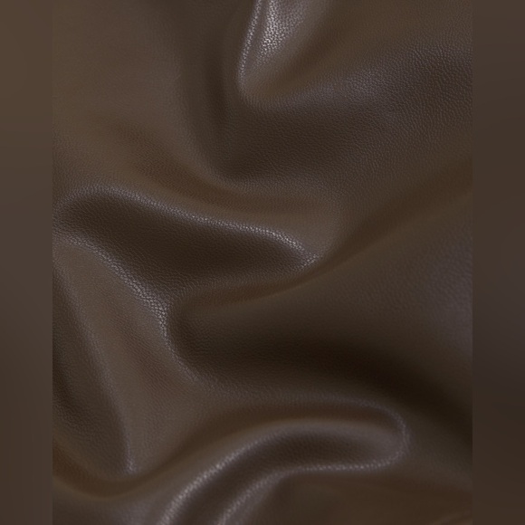 Abercrombie and Fitch Vegan Leather 90s Straight Ultra High Rise Pant - Size 6 - Picture 8 of 11